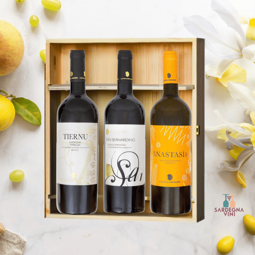 Three-bottle gift box from Sardegnavini featuring wines from Cantina di Mogoro, elegantly packaged.