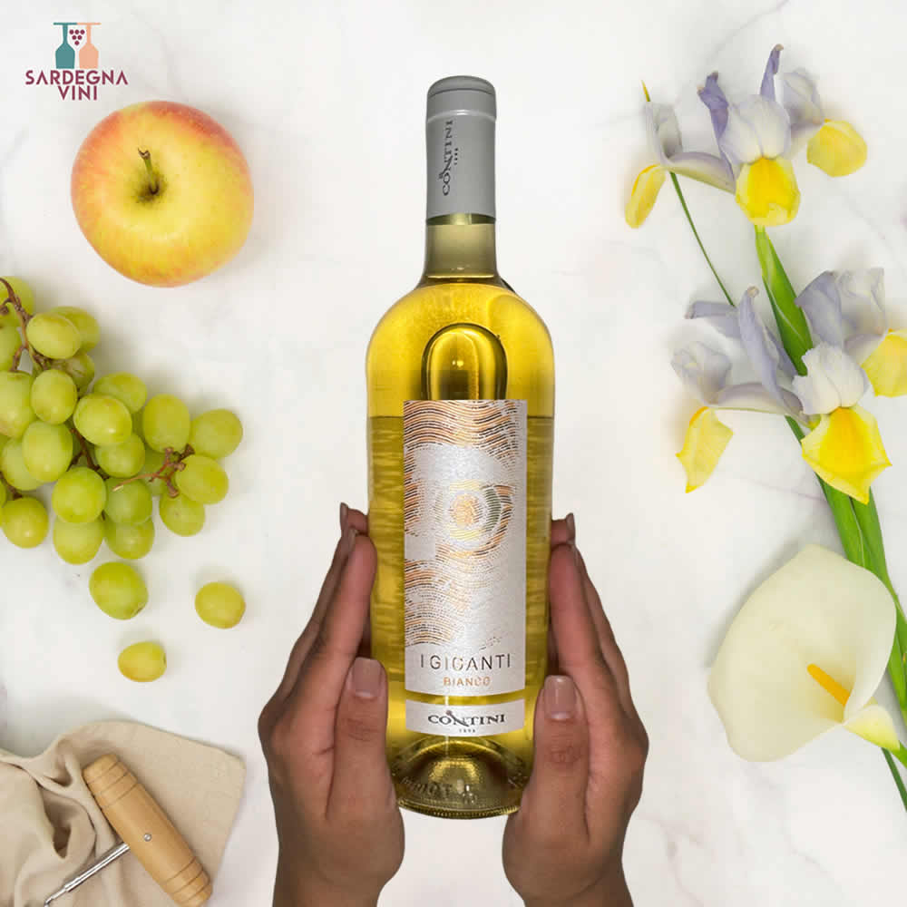 I Giganti Bianco Tharros IGT 2023 wine bottle with elegant label, showcasing a crisp white wine from Cantina Contini.
