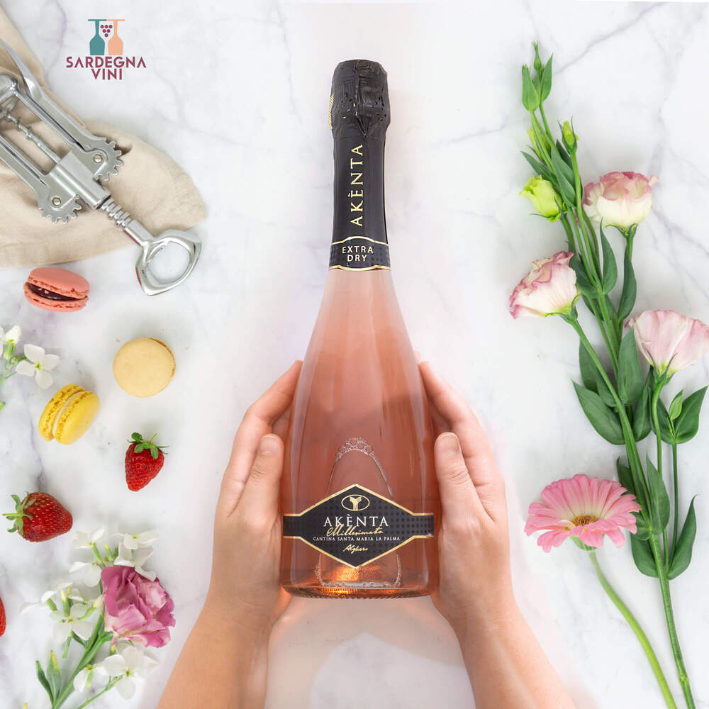 Bottle of Santa Maria La Palma Akènta Spumante Extra Dry Rosé with a pink hue and elegant label design.