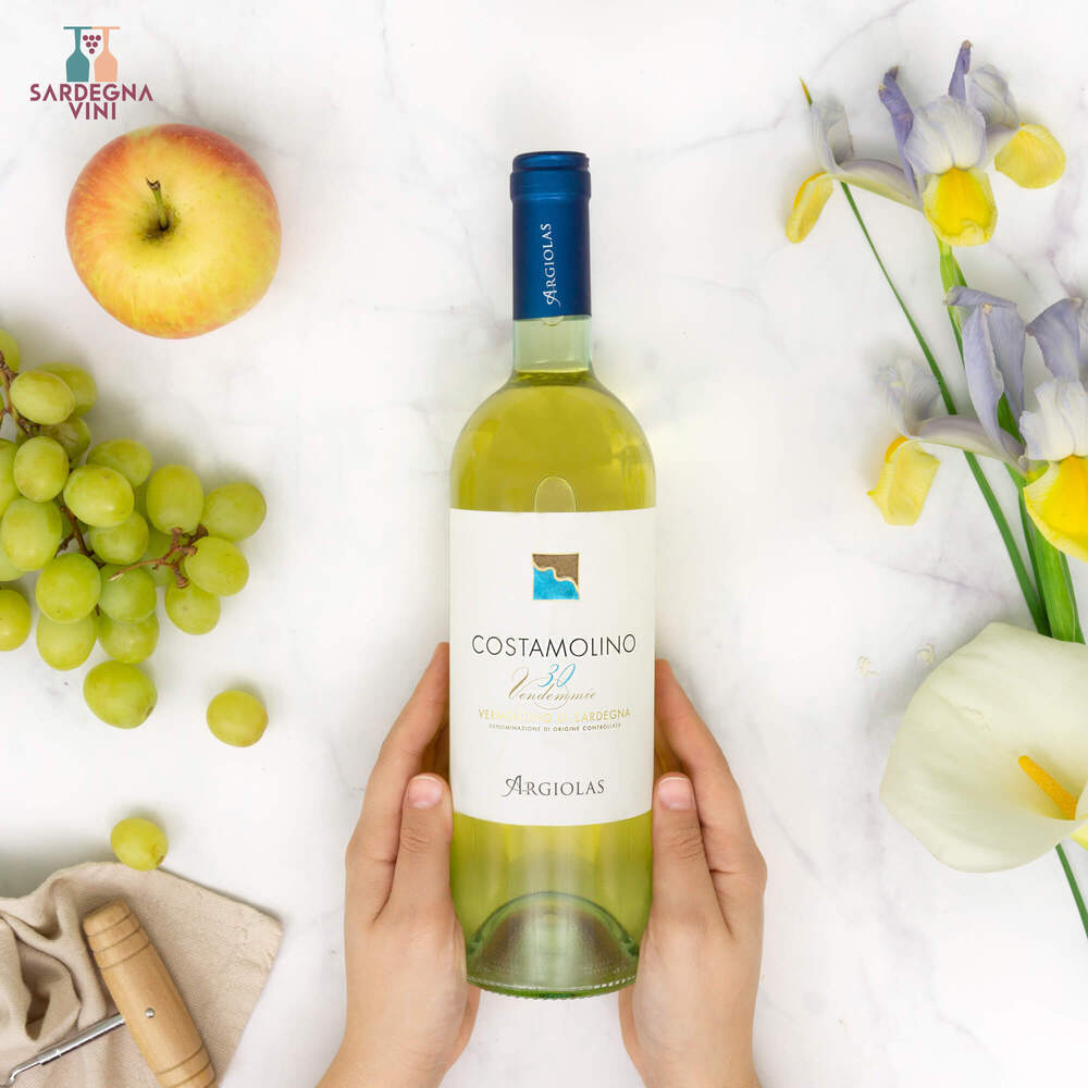 Costamolino Vermentino di Sardegna 2024 bottle from Cantina Argiolas with a white wine label and elegant design.
