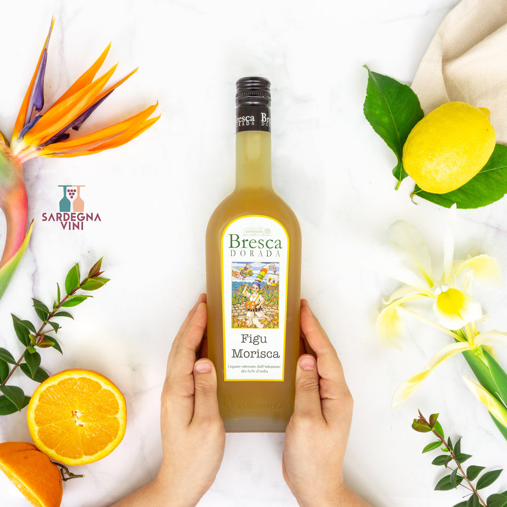 Bresca Dorada Figu Morisca, a bottle of prickly pear liqueur with a vibrant design and rich color.