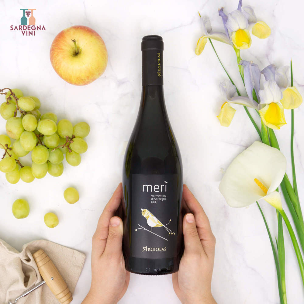 Merì Vermentino di Sardegna 2024 bottle from Cantina Argiolas with a label showcasing white wine characteristics.